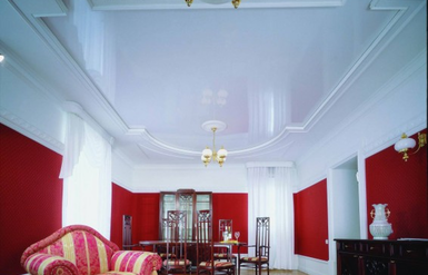 Глянцевые натяжные потолки 4